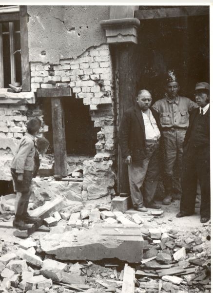 Fichier:Bombenschäden 1 Stadtarchiv Bruchsal.jpg